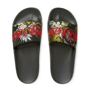 New Gucci Pursuit Blind for Love Slide Sandal
